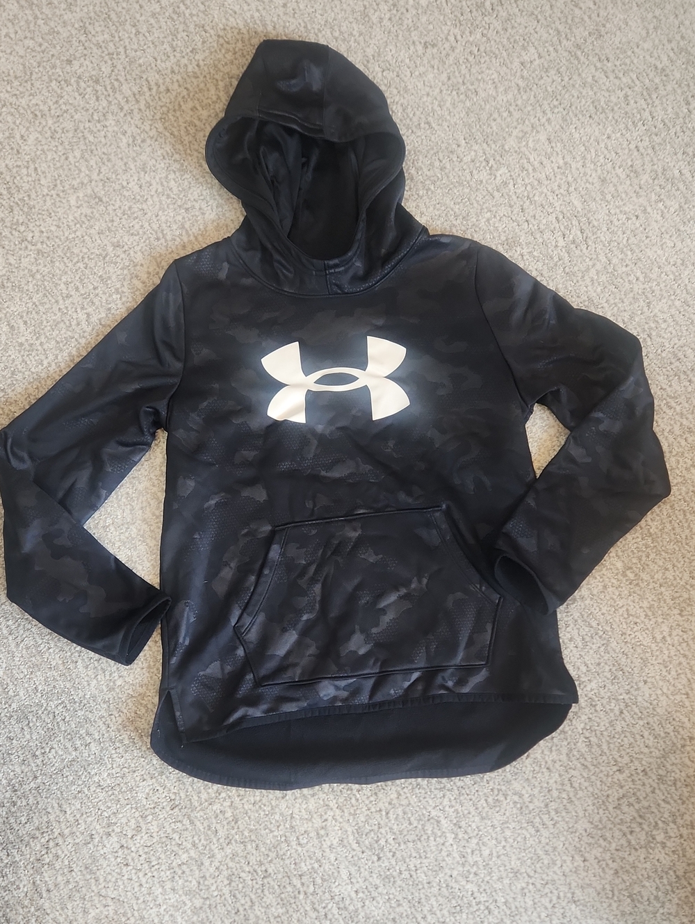 Under Armour Girls' Black Camo Logo Hoodie